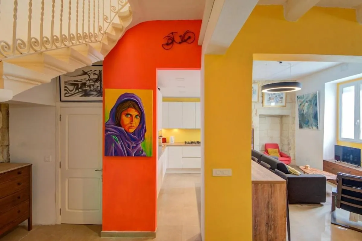 Artistic Traditional Maltese House Zebbug  Holiday home